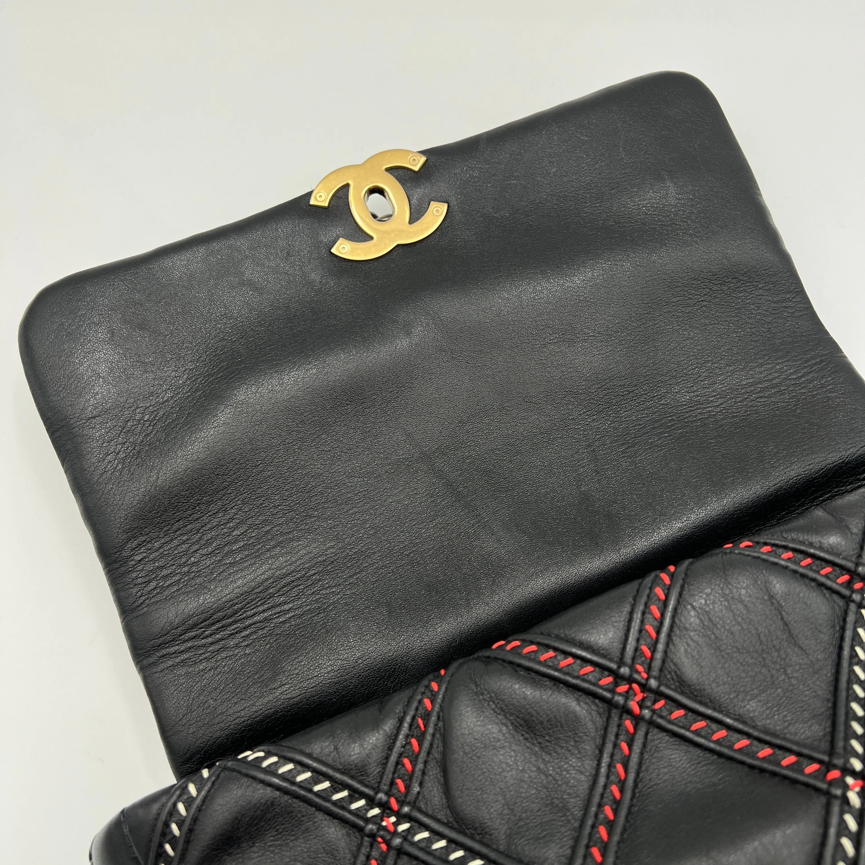 19 Flap Large Black Shoulder Bag in Lambskin, Gold hardware