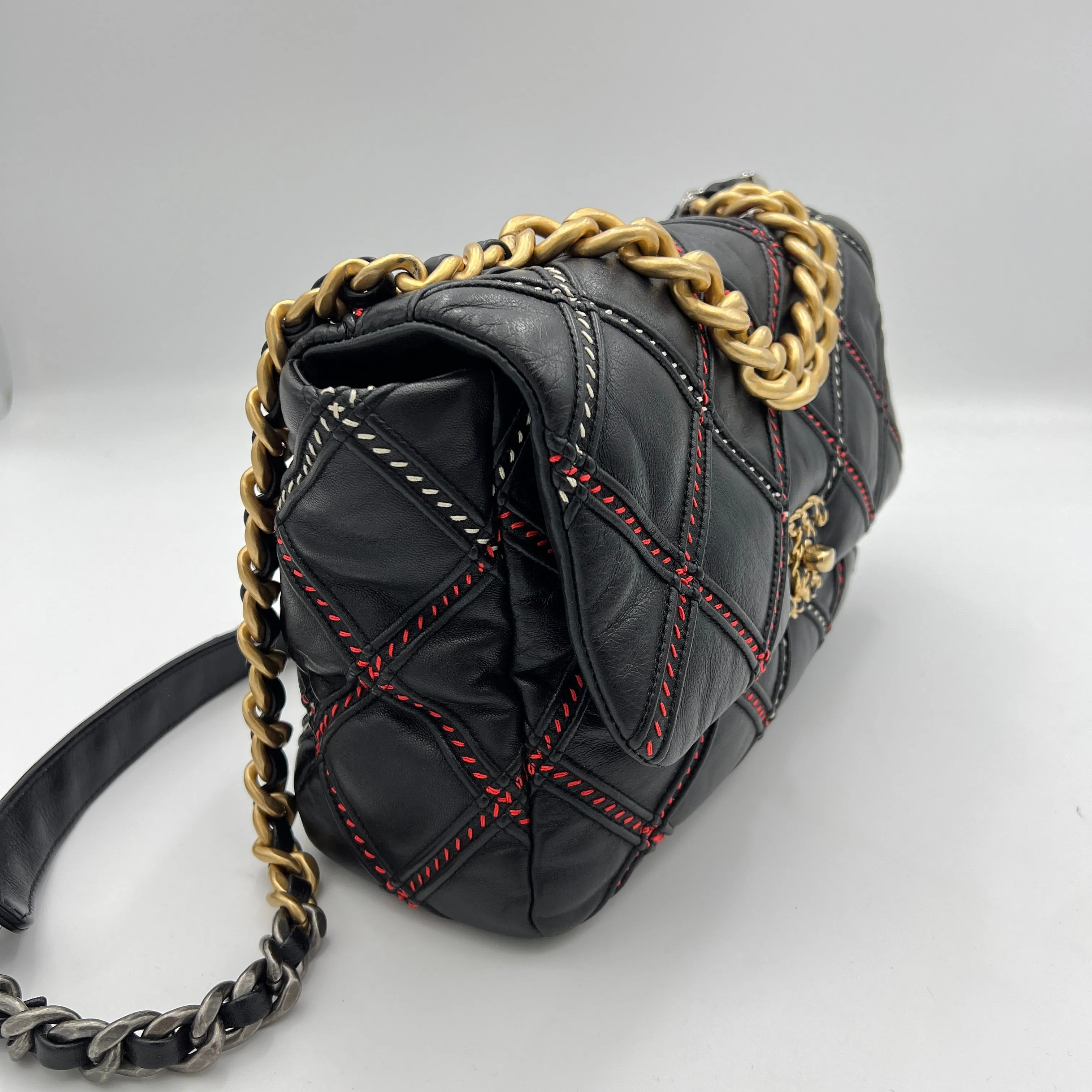 19 Flap Large Black Shoulder Bag in Lambskin, Gold hardware