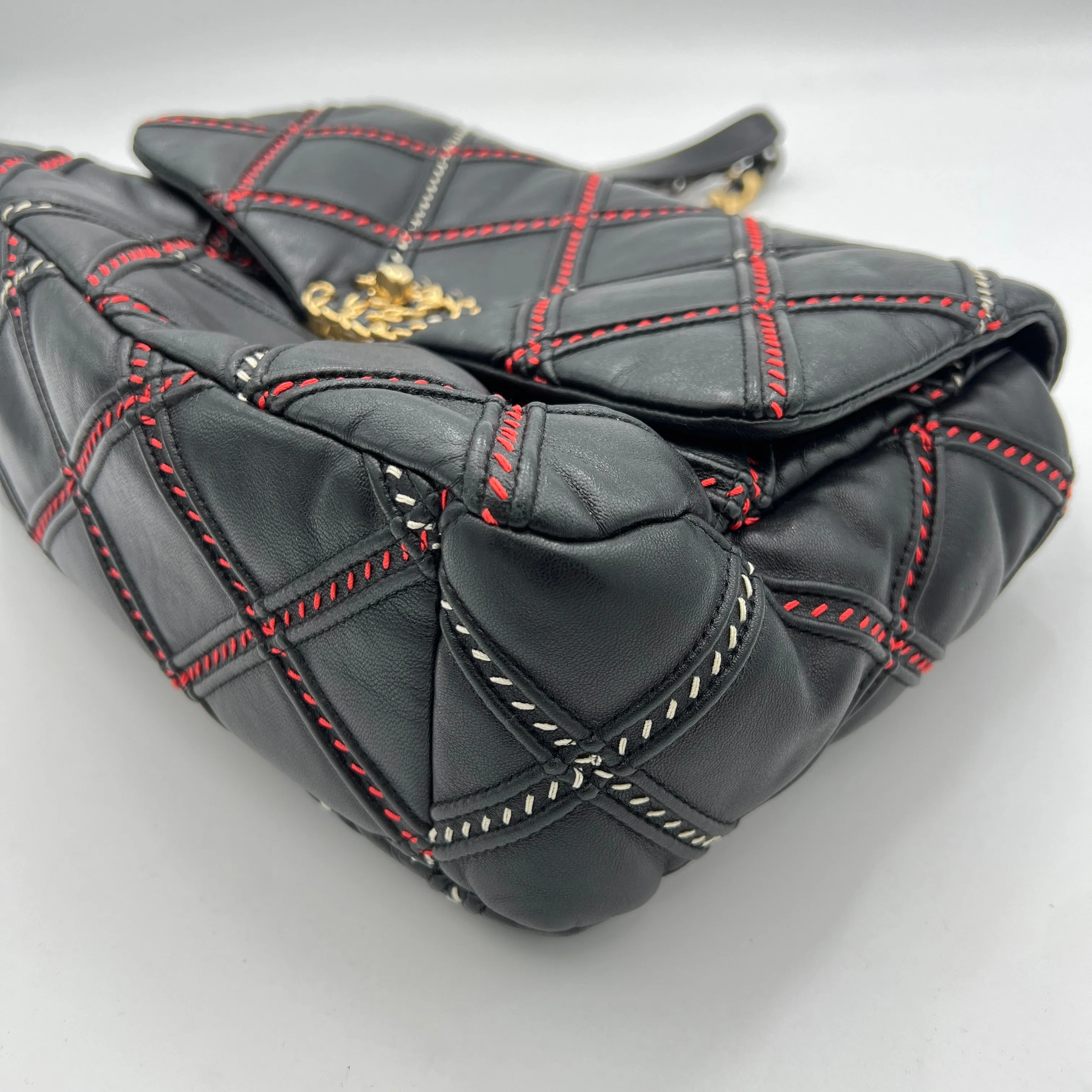 19 Flap Large Black Shoulder Bag in Lambskin, Gold hardware