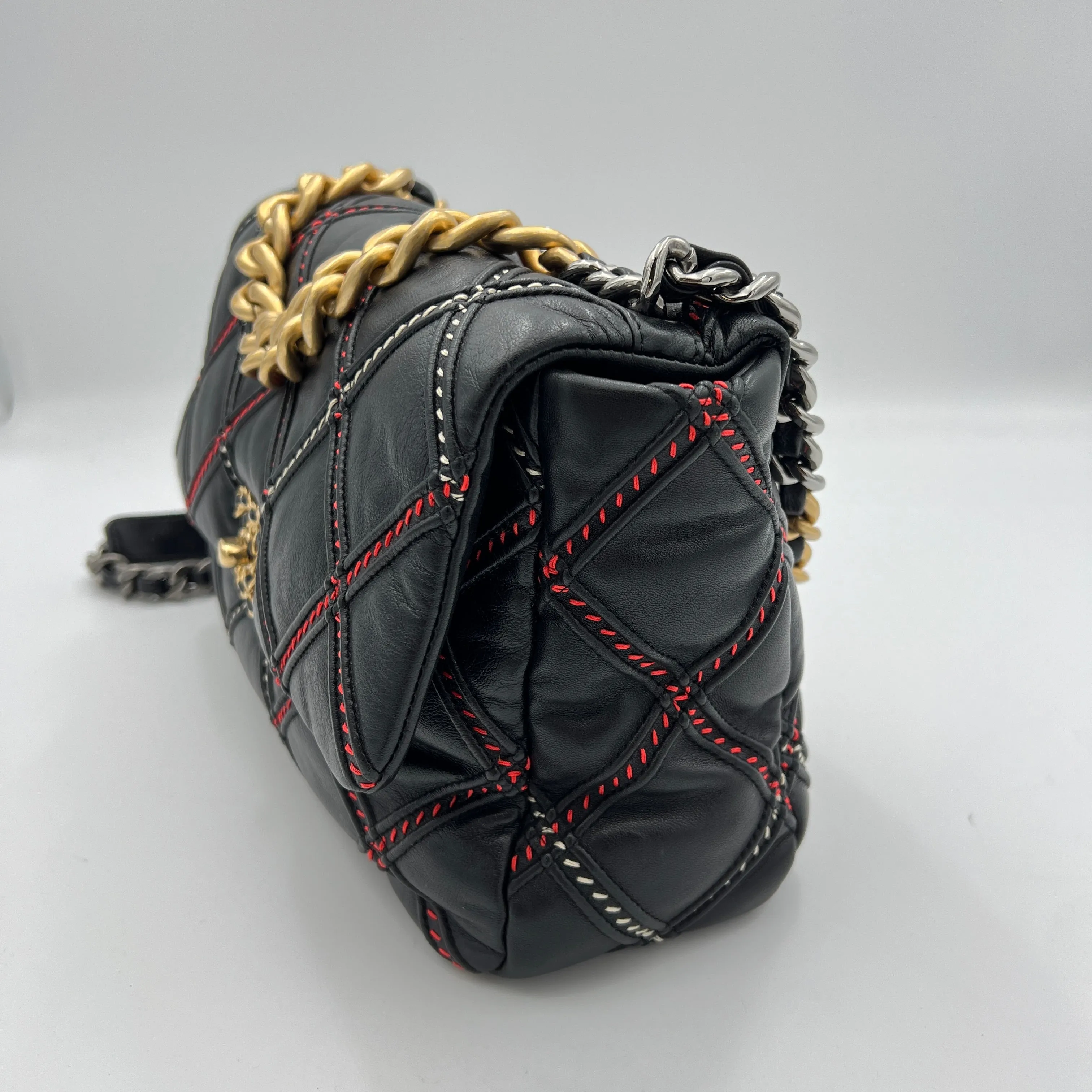 19 Flap Large Black Shoulder Bag in Lambskin, Gold hardware