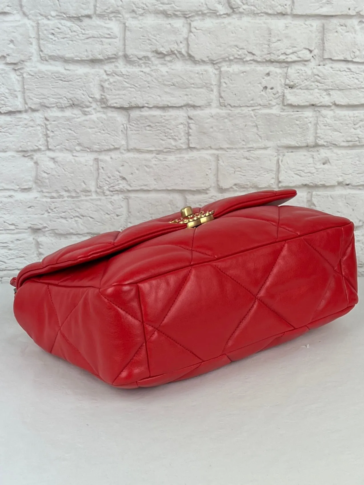 Chanel 19 Lage Quilted Handbag, NEW, RED