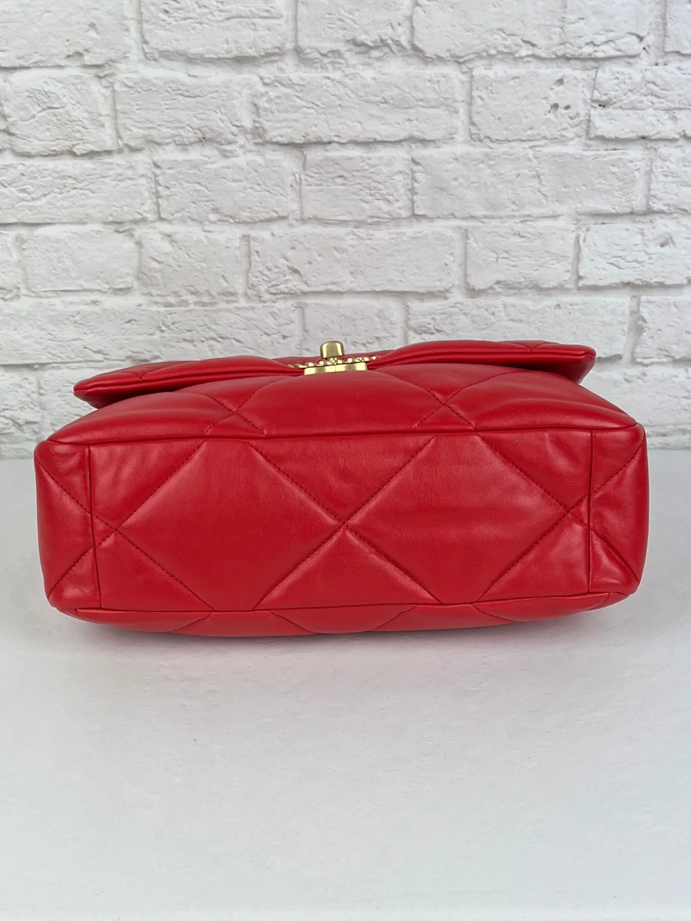 Chanel 19 Lage Quilted Handbag, NEW, RED