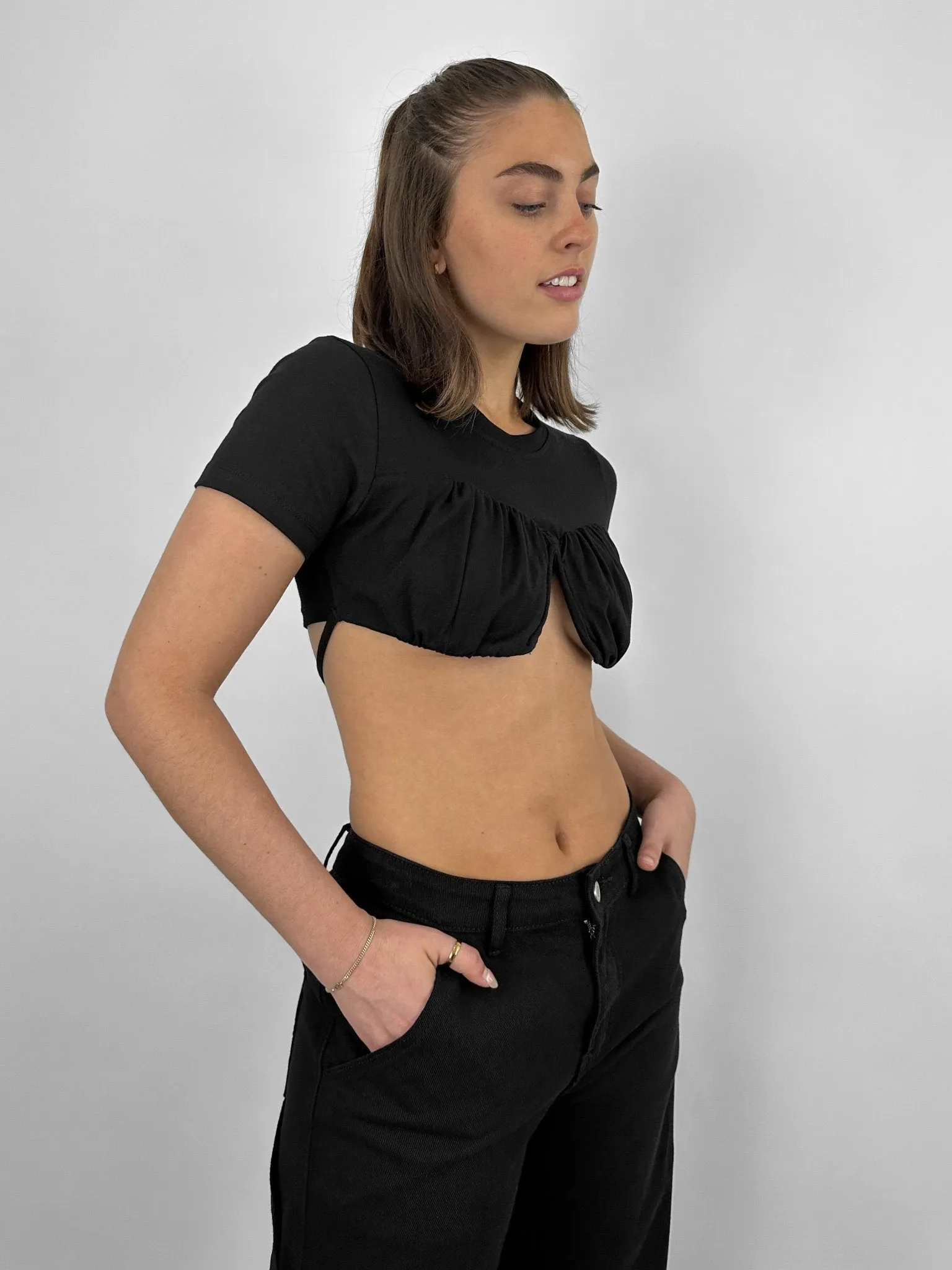 Crew Neck Cropped Underwire Tee