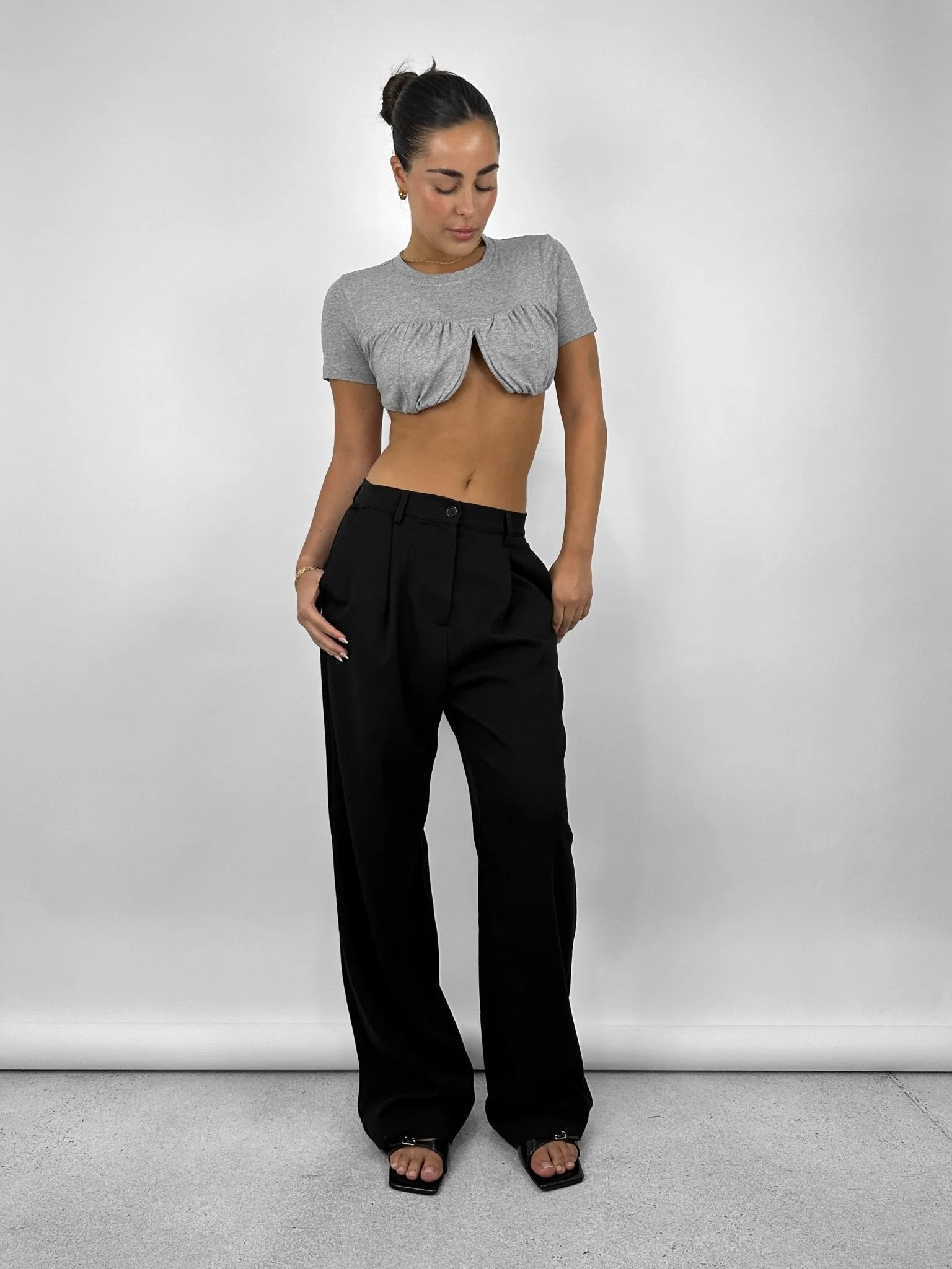 Crew Neck Cropped Underwire Tee